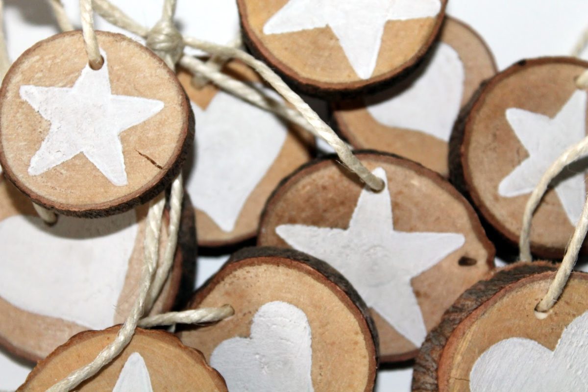 DIY Holzscheiben Stern und Herz als Adventsanhänger selber machen