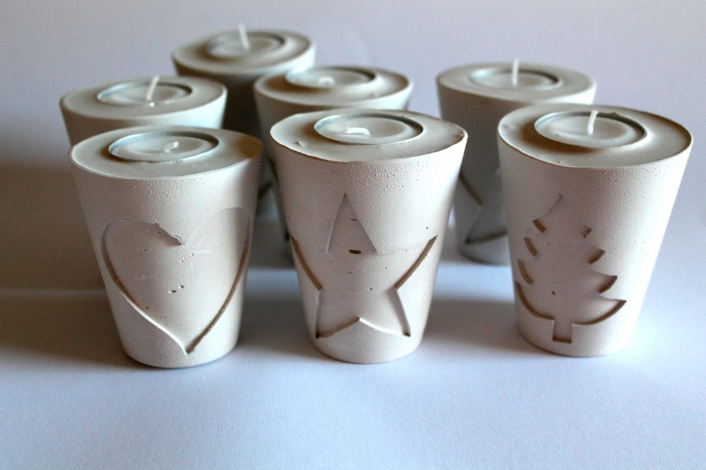 DIY, Basteln: Gips / Beton Teelichthalter Weihnachten in Weihnachtsdekoration - DIYCarinchen