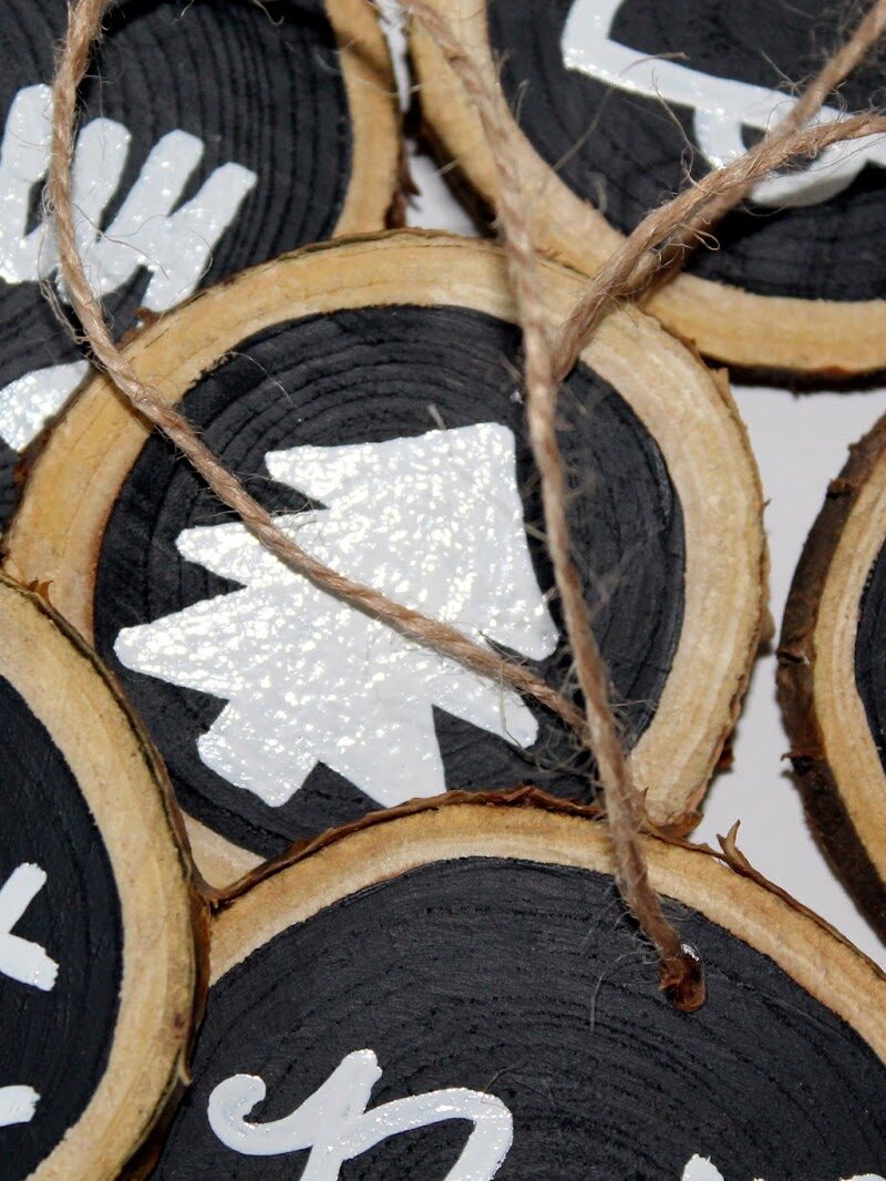 DIY Tafellack Astscheiben als Weihnachtsanhänger oder Christbaumanhänger einfach selber machen