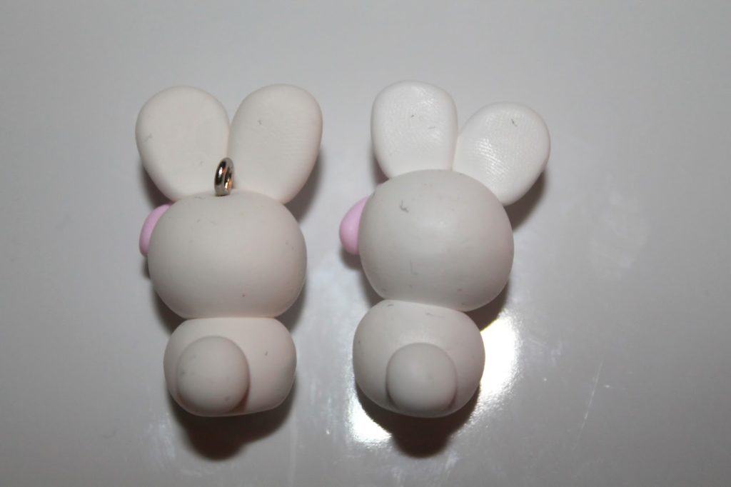 DIY, Basteln: Fimo / Polymer Clay Hase mit Karotte in Schlüsselanhänger und Kettenanhänger, Ostergeschenke - DIYCarinchen