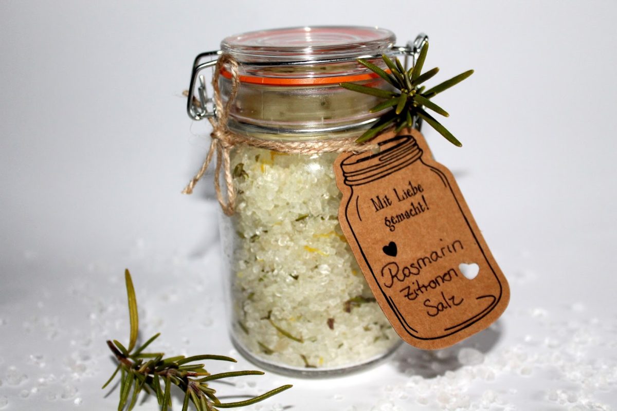 DIY Rosmarin-Zitronen Salz ganz einfach selber machen - leichtes Rezept