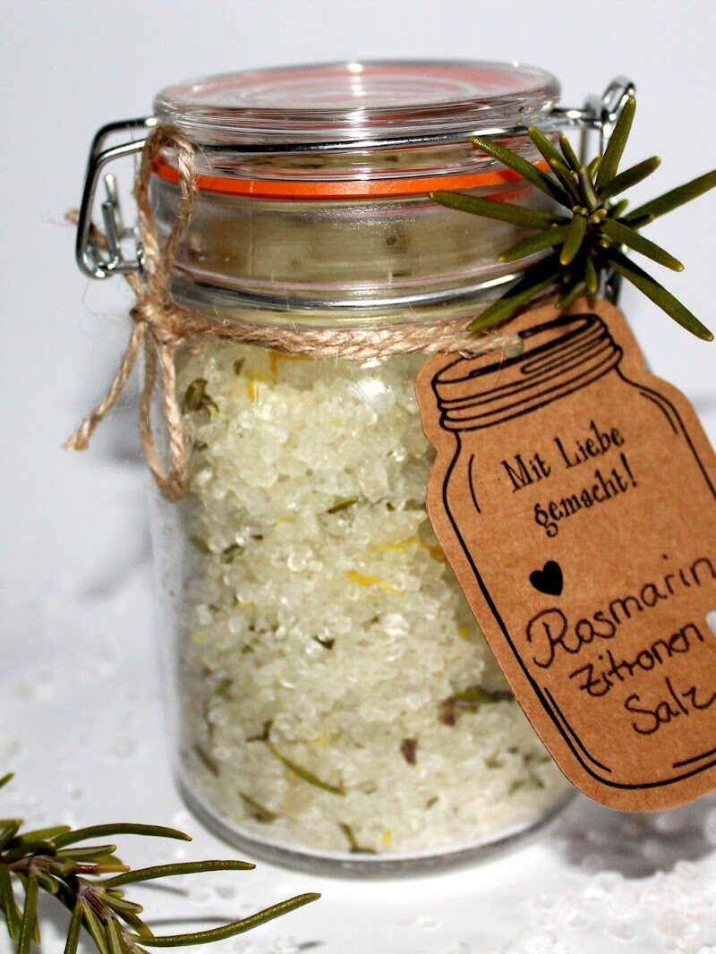 DIY Rosmarin-Zitronen Salz ganz einfach selber machen - leichtes Rezept