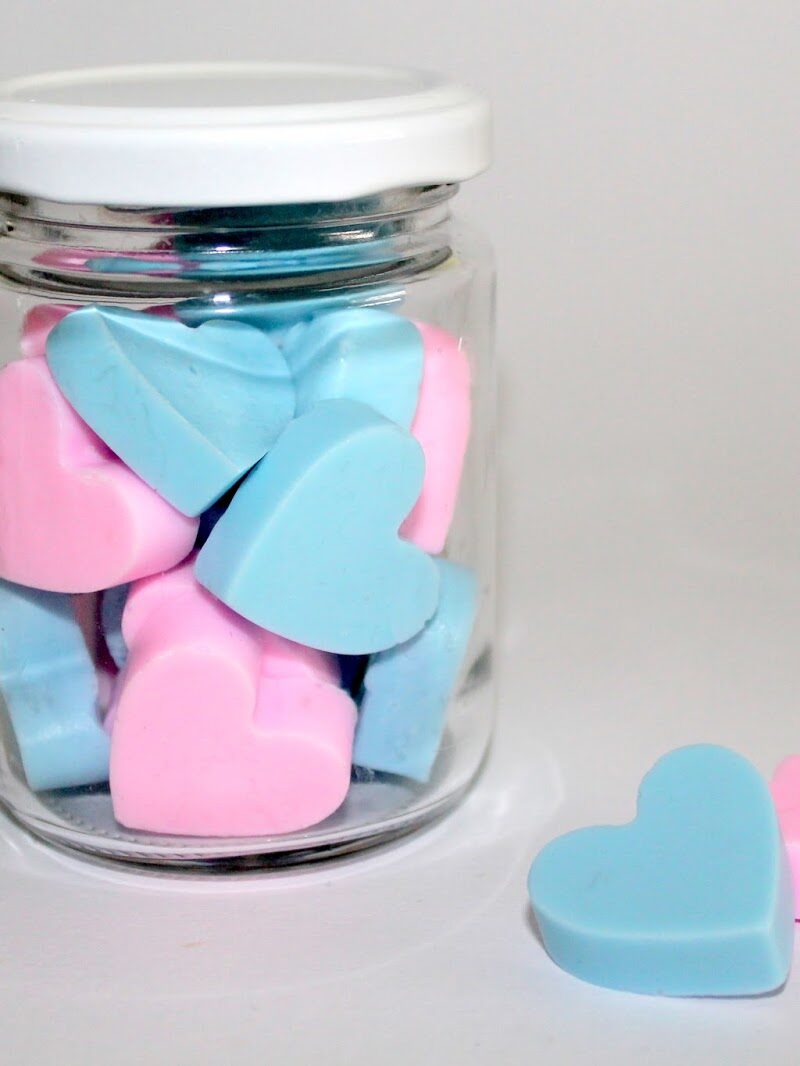 DIY Seifenherzen rosa und blau einfach selber machen - Seife
