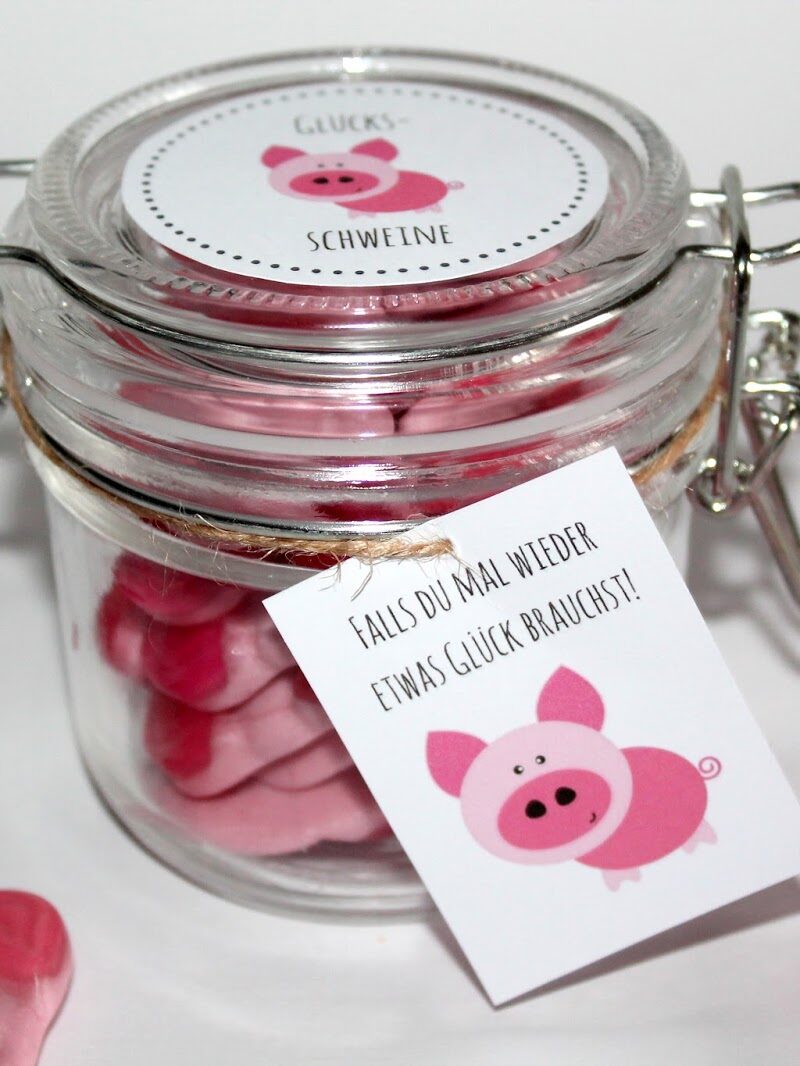 Brauchst du etwas Glück? DIY selbstgemachte Geschenke aus dem Glas - Glücksschweine