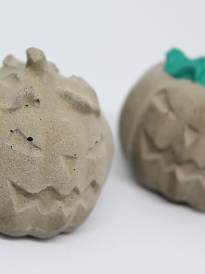 DIY Beton Kürbisse ganz einfach selber machen mit dieser Anleitung klappt die Herbstdekoration!