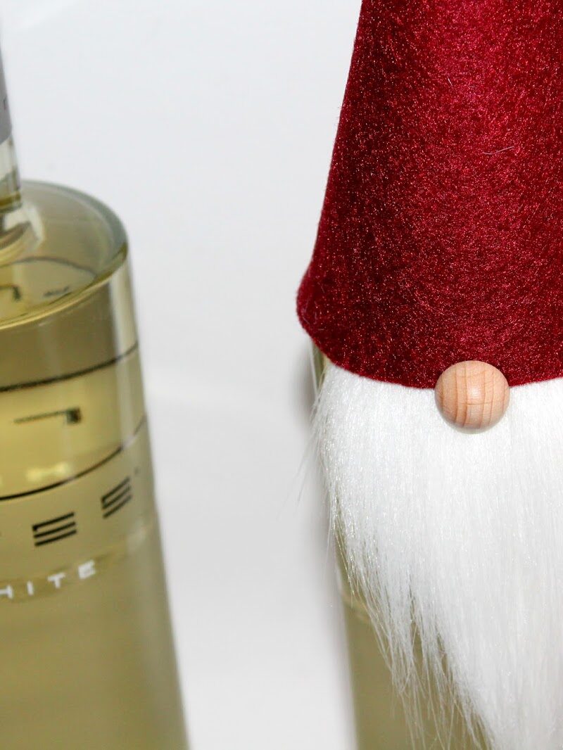DIY Weinflaschenhut - Weihnachtswichtel selber machen / Weihnachtszeit ist Geschenkezeit