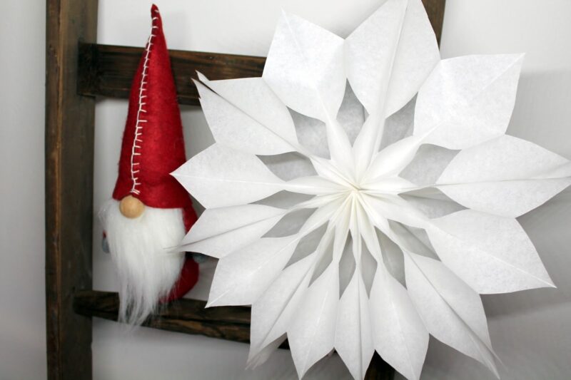 Last Minute DIY: Geschenkidee zu Weihnachten, Weihnachtssterne aus Brottüten in weniger als 5 Minuten!