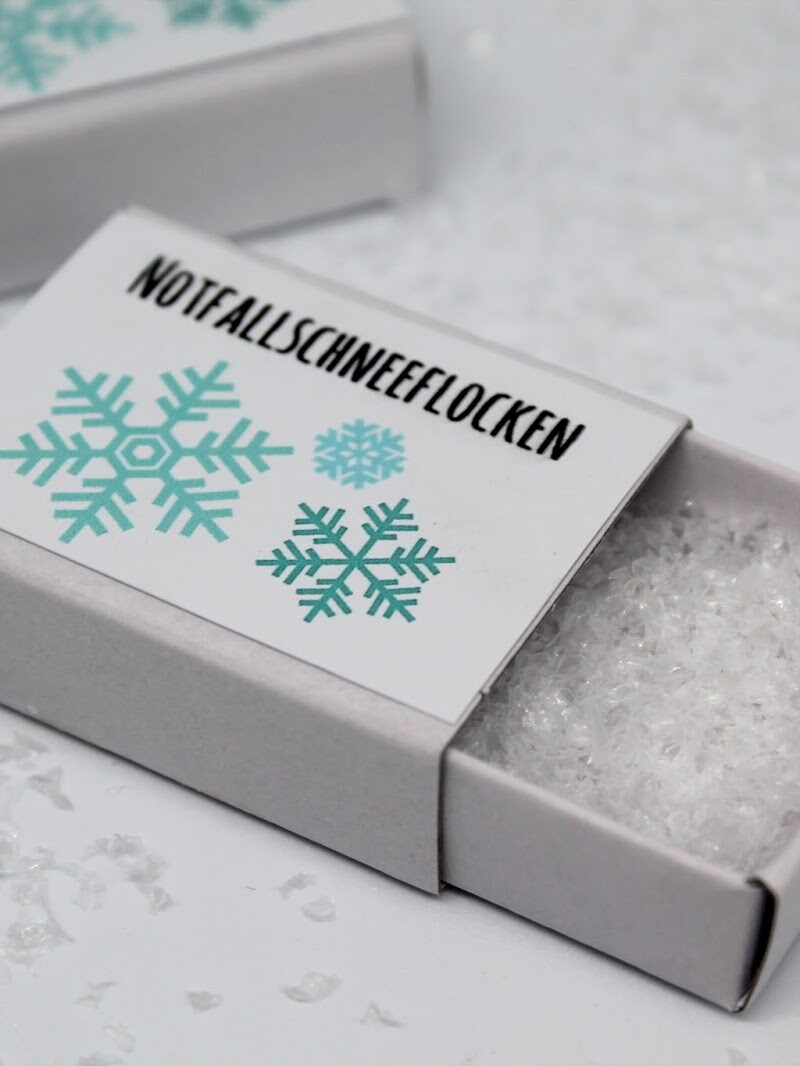DIY super schnelles Wichtelgeschenk: Notfallschneeflocken + Vorlage gratis zum ausdrucken