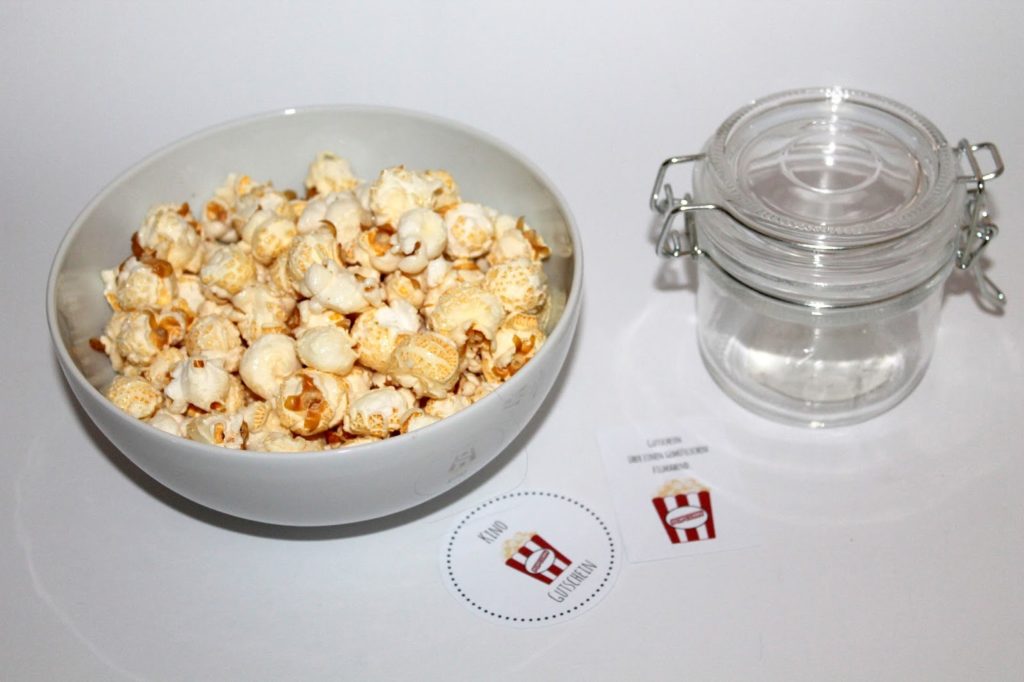 DIY, Basteln: Geschenke aus dem Glas Kinogutschein Popcorn in Adventskalender, Mitbringsel, Geldgeschenke und Geschenkideen - DIYCarinchen