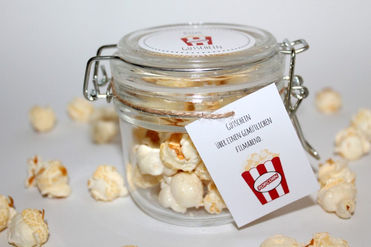 Die perfekte Kinogutschein Verpackung: DIY Popcorn mit kostenlosem Etikett zum Ausdrucken, einfacher geht es kaum!