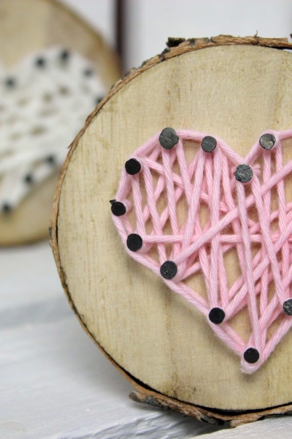 DIY süßes Geschenk zum Valentinstag, Muttertag oder als Deko: Baumscheibe mit Herz in String Art ♡
