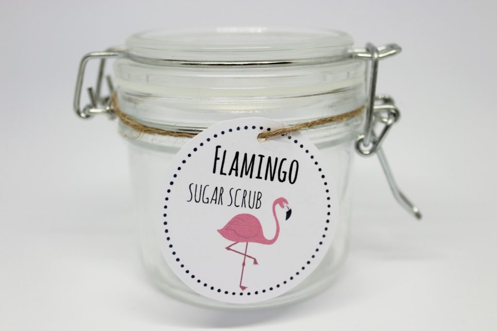 DIY, Basteln: Sugar Scrub / Zuckerpeeling Flamingo in Kosmetik als Geschenkidee und Mitbringsel - DIYCarinchen