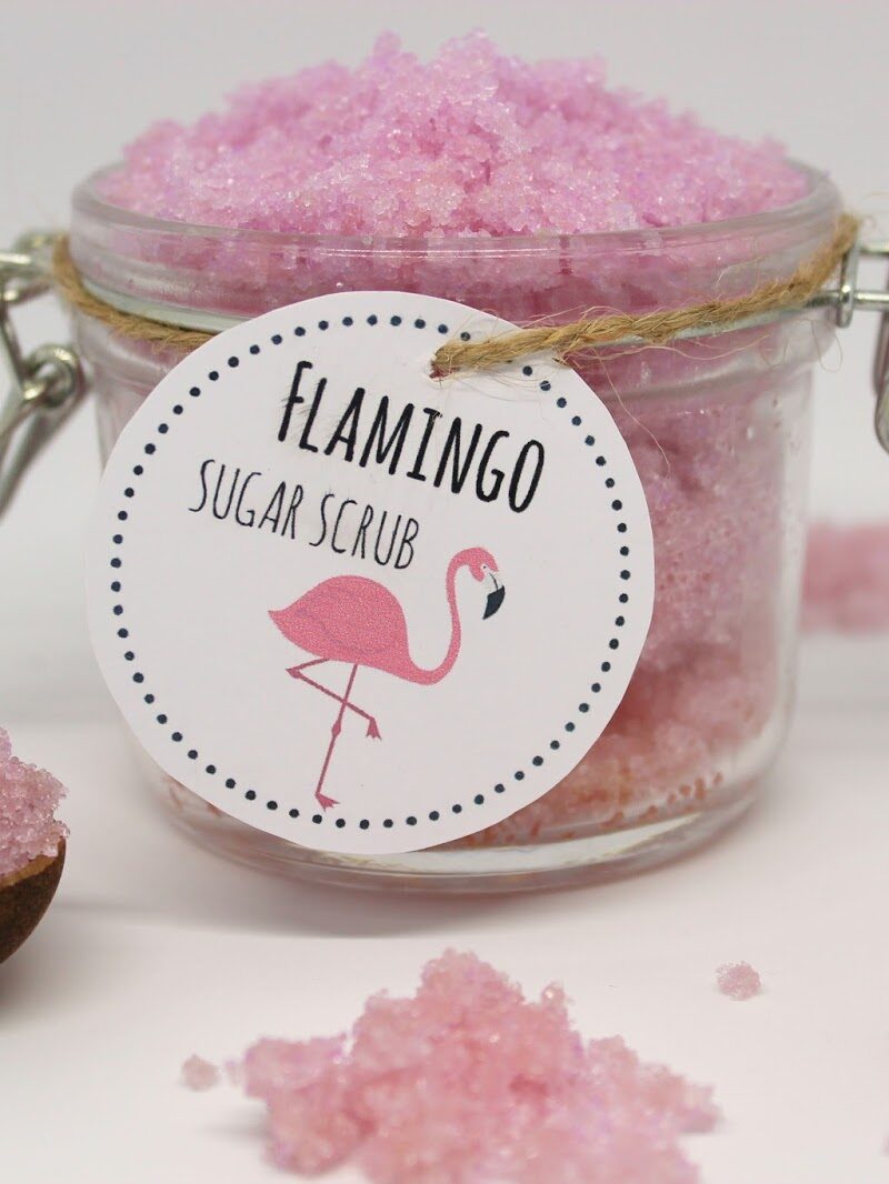 Das perfekte Geschenk zum Valentinstag: DIY Sugar Scrub Flamingo selber machen + Video! mit gratis Printable