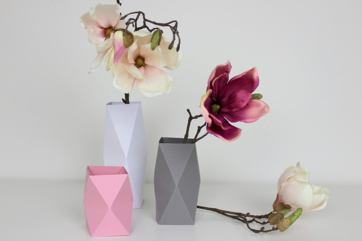 DIY Origami Vasen in weniger als 5 Minuten selber machen {mit gratis Schnittmuster} / Geniale Dekoration aus Papier