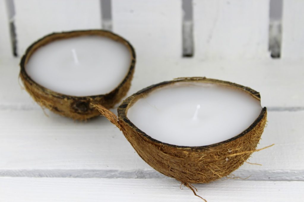 DIY Kerzen in einer Kokosnuss Schalen ganz einfach selber machen