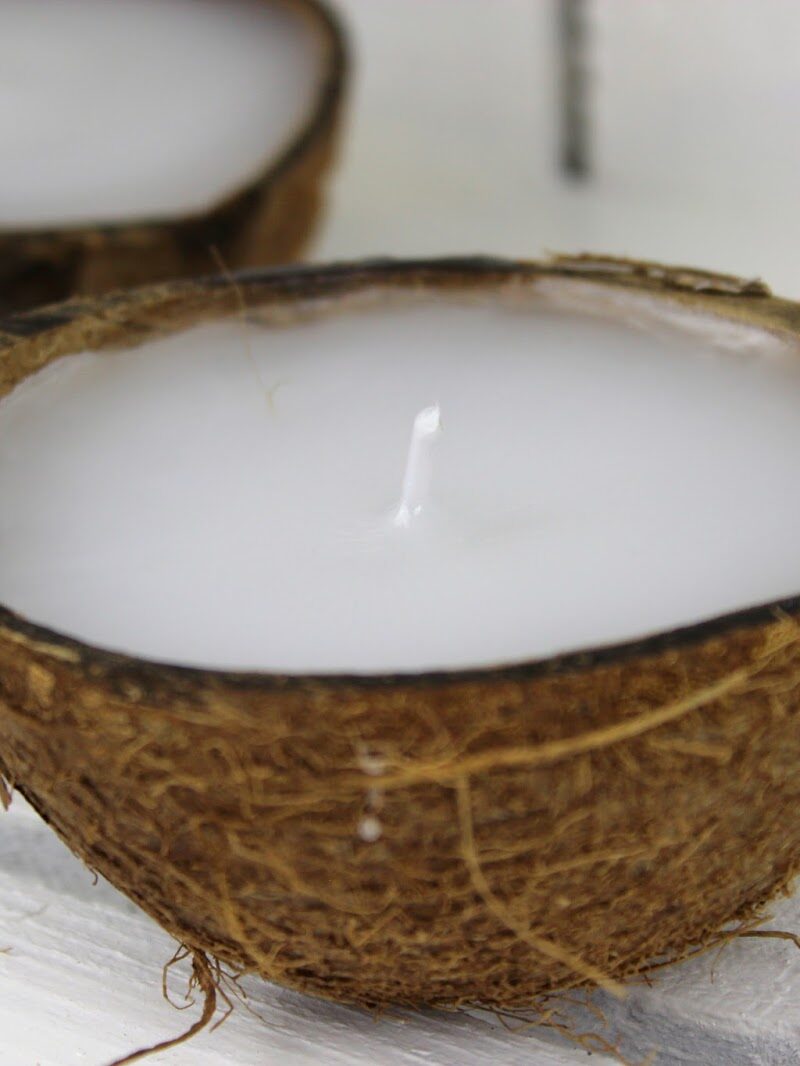 DIY Kerzen in einer Kokosnussschale ganz einfach selber machen
