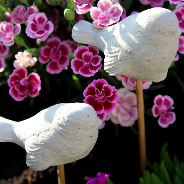 DIY Gartenstecker Vögel aus Beton in wenigen Schritten selber machen - süße Gartendeko