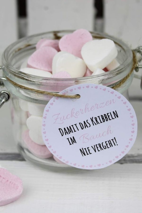 DIY Geschenk im Glas Zuckerherzen - perfekt als Hochzeits- oder Valentinstagsgeschenk + kostenlose Vorlage