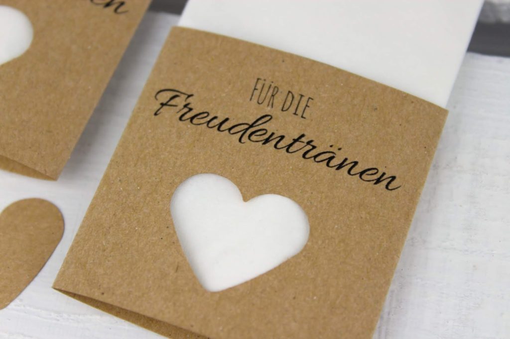 DIY Anleitung: Taschentücher Freudentränen zur Hochzeit ganz einfach selber machen + kostenloses Printable