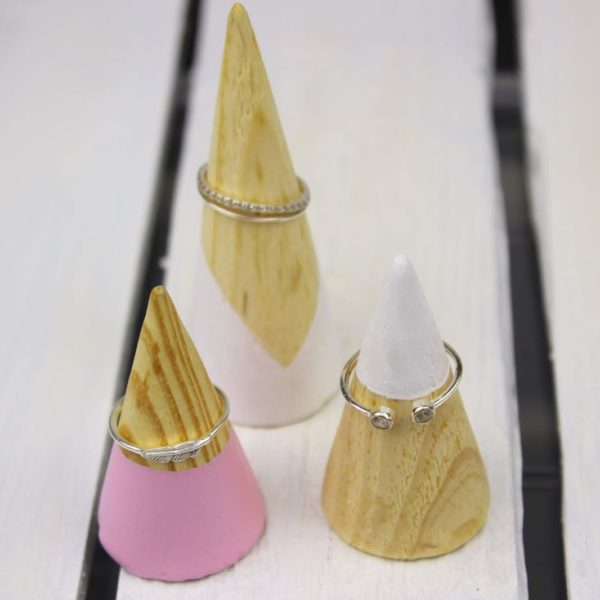 DIY Ringhalter aus Holz - die perfekte, selbstgemachte Schmuckaufbewahrung