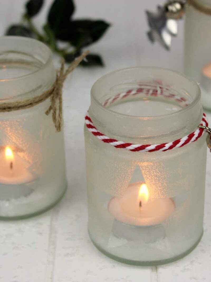 DIY wunderschöne Weihnachtsdeko - Eisblumen Windlichter ganz einfach aus Konfitürengläsern selber machen + kostenlose Vorlagen