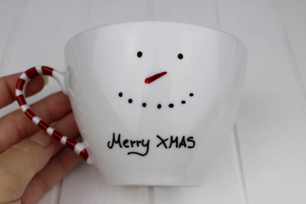 DIY + Rezept: Weihnachtlich bemalte Tassen und leckeren Glühwein ganz einfach selber machen