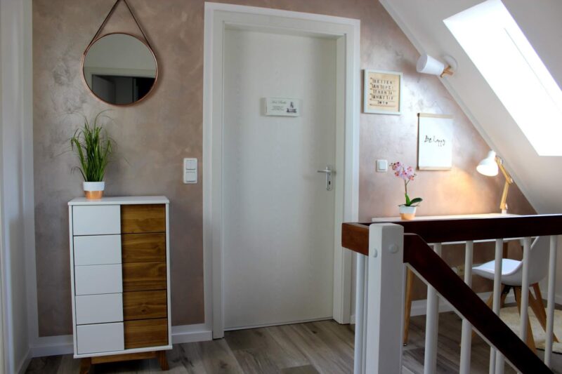 DIY: Flur Make Over inklusive Vorher Nachher - mit neuer Wandfarbe in Schimmer-Optik Shiny Rose + Streich-Tipps