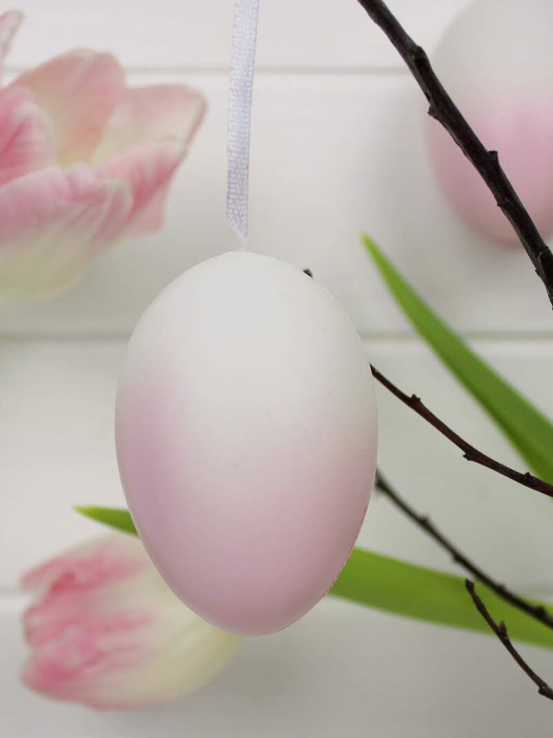 Ostereier mit Sprühlack