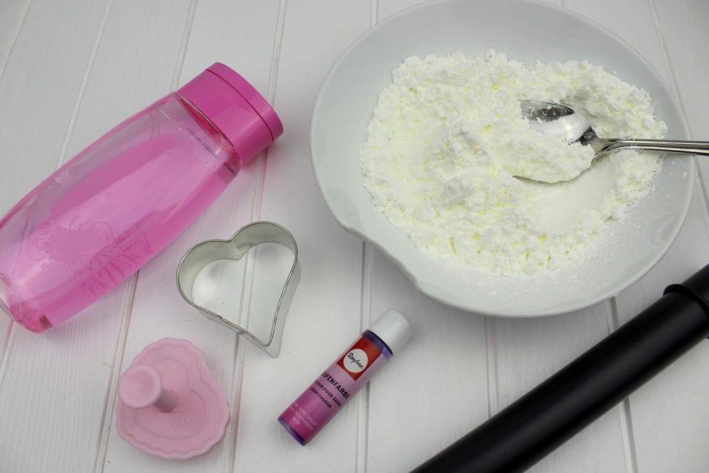 DIY: Knetseife aus nur 3 Zutaten selber machen - perfektes Muttertagsgeschenk zum Basteln mit Kindern