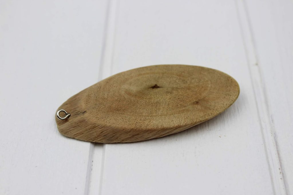 DIY - Schlüsselanhänger aus Holz ganz einfach selber machen - perfekt als Geschenkidee