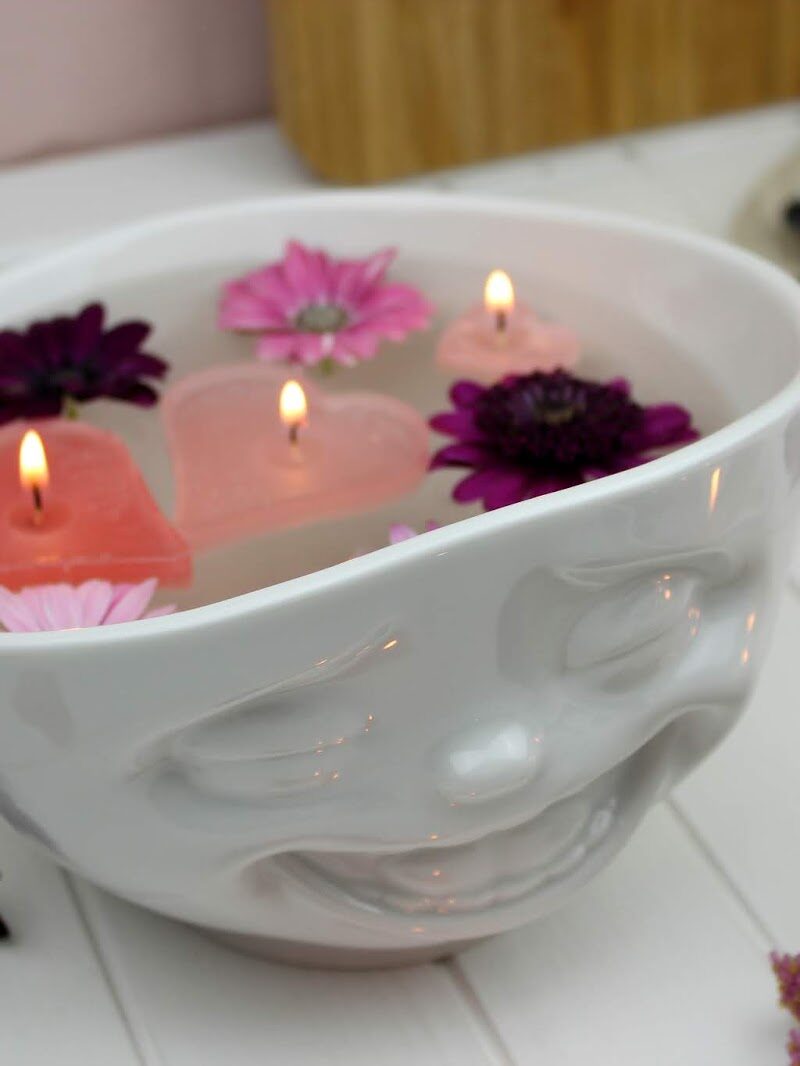 Kerzen, Schwimmkerzen, Blumen, Schüssel