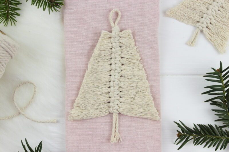 Makramee Tannenbaum in weiß