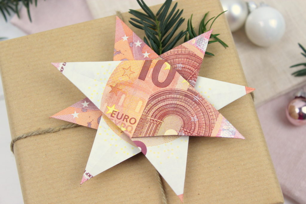 DIY Origami Stern aus Geldscheinen Geldgeschenk zu Weihnachten