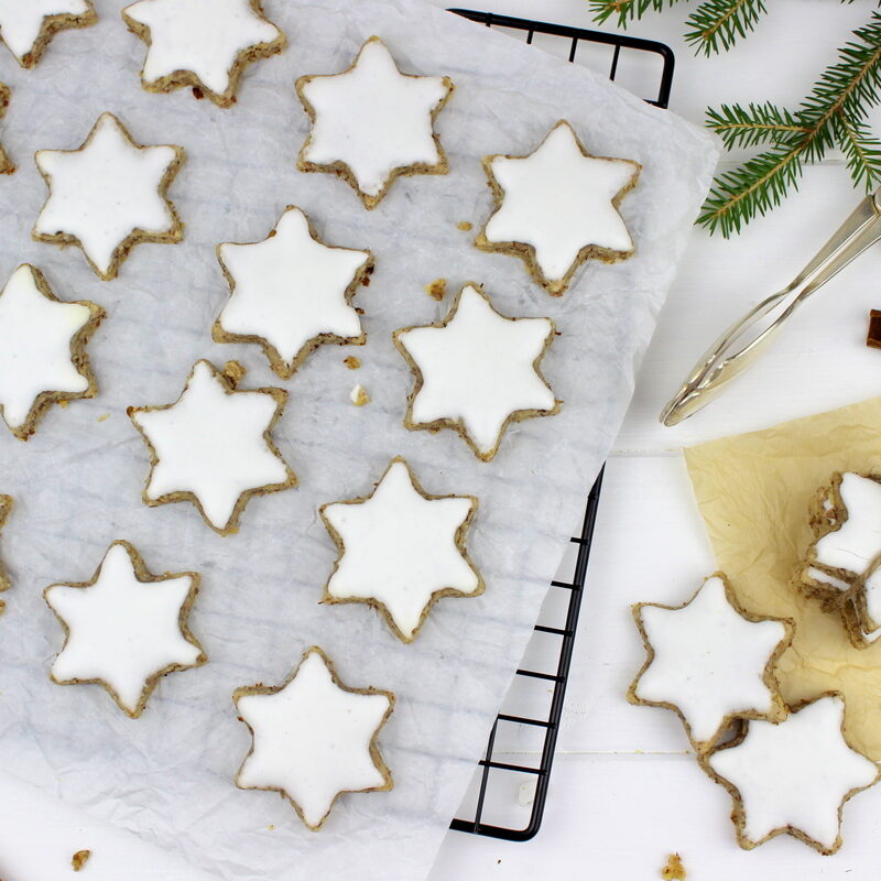 Zimtsterne mit Eiweiß Puderzucker Glasur