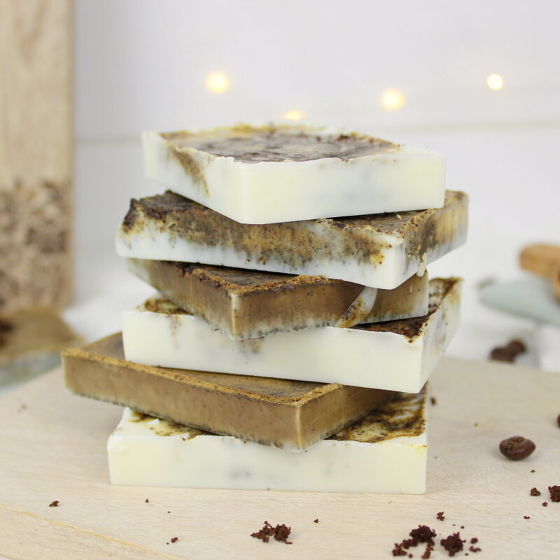 DIY selbstgemachte Kaffeeseife mit Peelingeffekt und Kaffeesatz