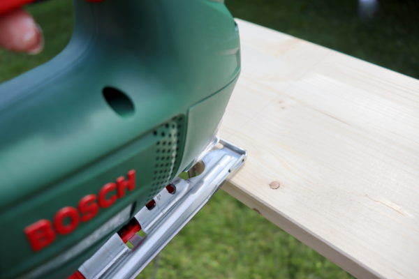 DIY Gartenregal aus Holz schnell und einfach selber bauen