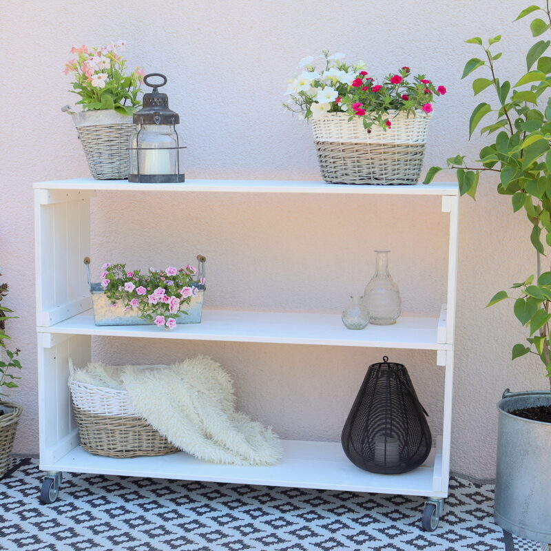 Selbstgebautes Gartenregal aus Holz + Bauplan