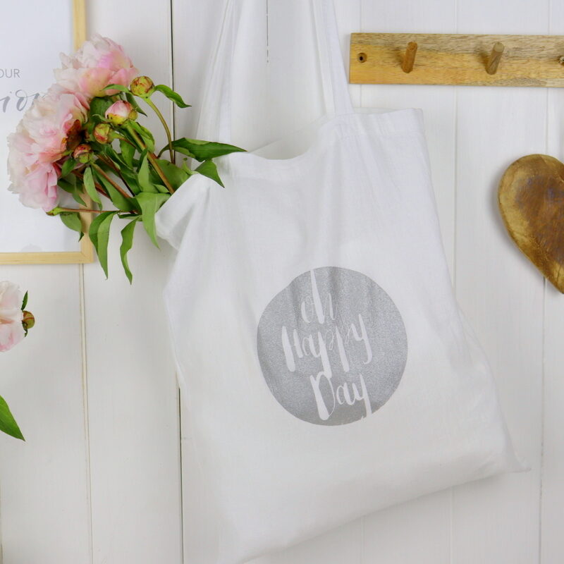 DIY selbstgemachte Siebdrucktasche mit Siebdruckschablone