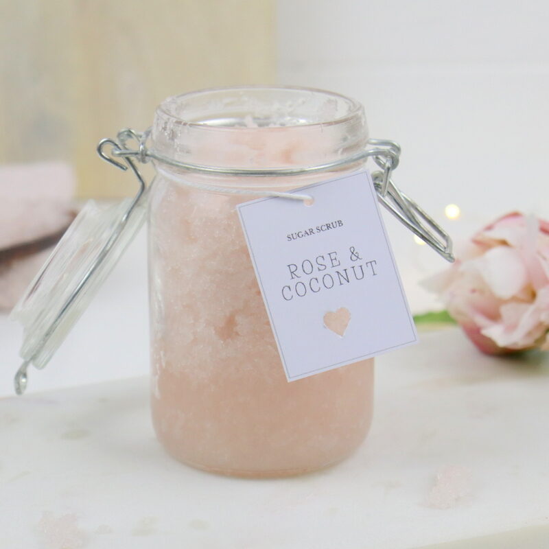 DIY - selbstgemachtes Sugar Scrub / Zuckerpeeling in Rose Coconut im Einmachglas