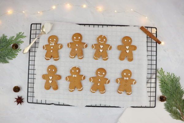 Rezept einfache Weihnachtsplätzchen Lebkuchenmänner zum Ausstechen