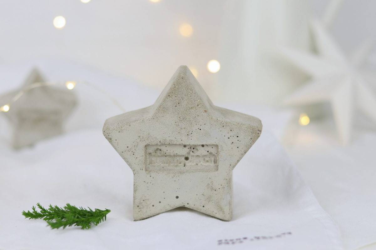 DIY - selbstgemachte Beton Sterne mit Prägung zu Weihnachten