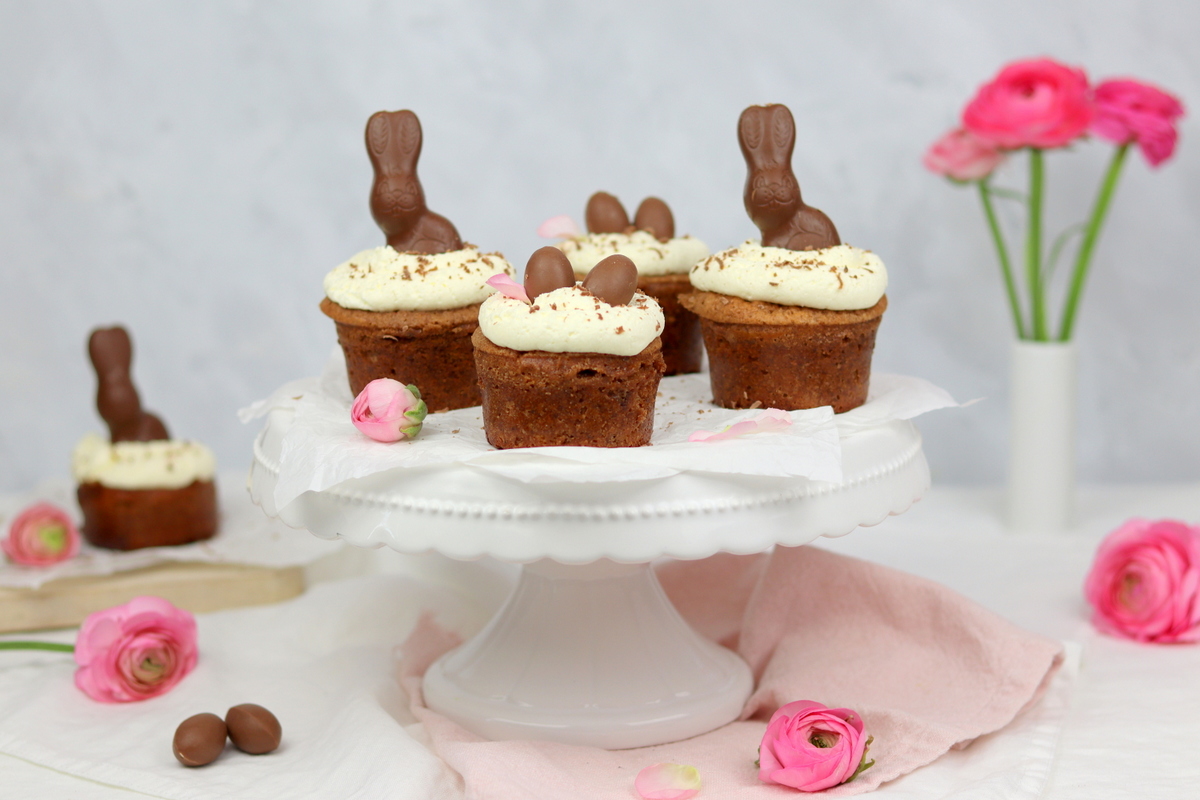 Rezept - saftige Schoko-Himbeer-Cupcakes zu Ostern einfach backen