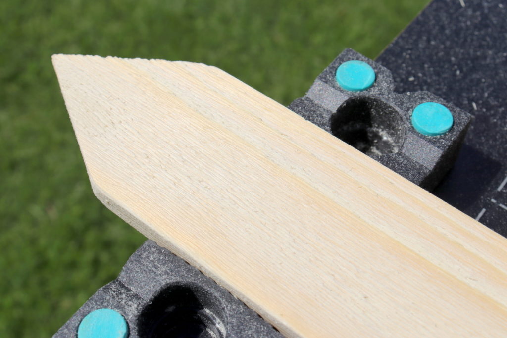 DIY Anleitung Wegweiser aus Holz für den Garten einfach selber machen
