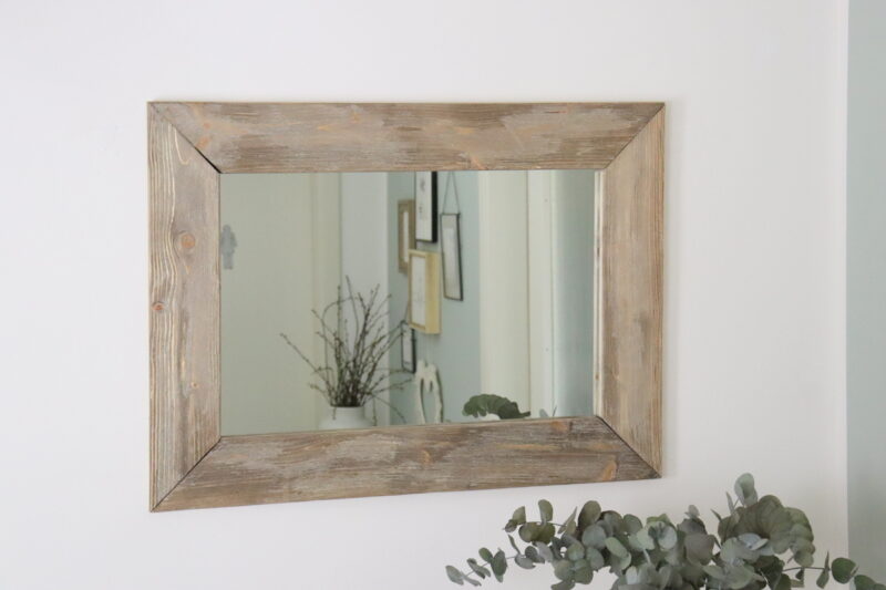 DIY Holz selber altern lassen mit Holz-Struktur-Bürste und Farbe und daraus einen Spiegel bauen