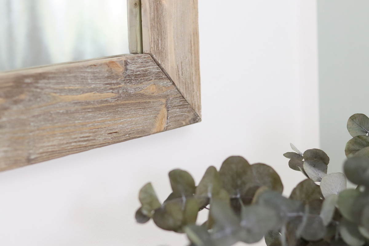 DIY Holz selber altern lassen mit Holz-Struktur-Bürste und Farbe und daraus einen Spiegel bauen