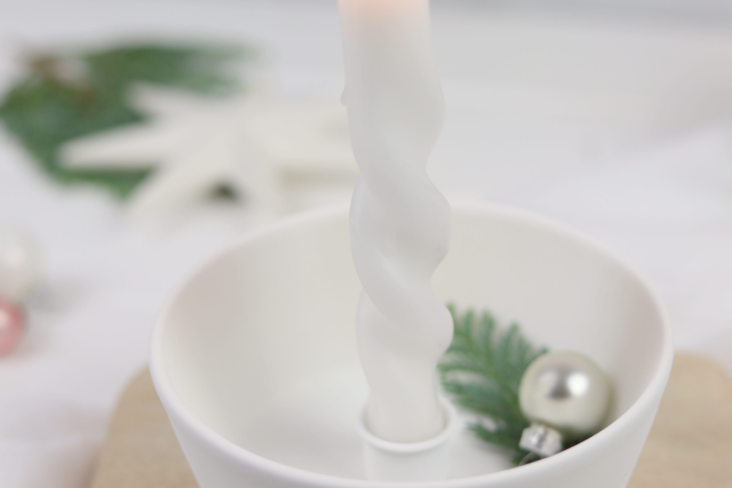 DIY selbstgemachter Kerzenständer im skandinavischen Stil mit Anleitung zum Kerzen drehen