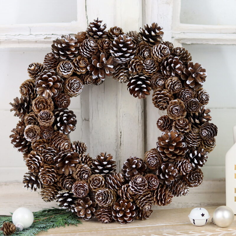 DIY - selbstgemachter Kranz aus Zapfen / Zapfenkranz