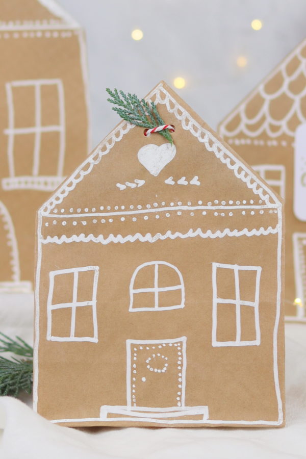 Adventskalender Türchen Nummer 3: Geschenkverpackung im Lebkuchenhaus-Design