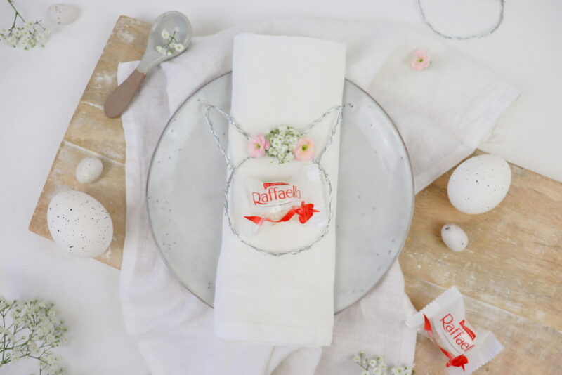 DIY Anleitung - 2 süße Bastelideen zu Ostern, Drahthase und Upcycling Geschenkverpackung aus einem Eierkarton