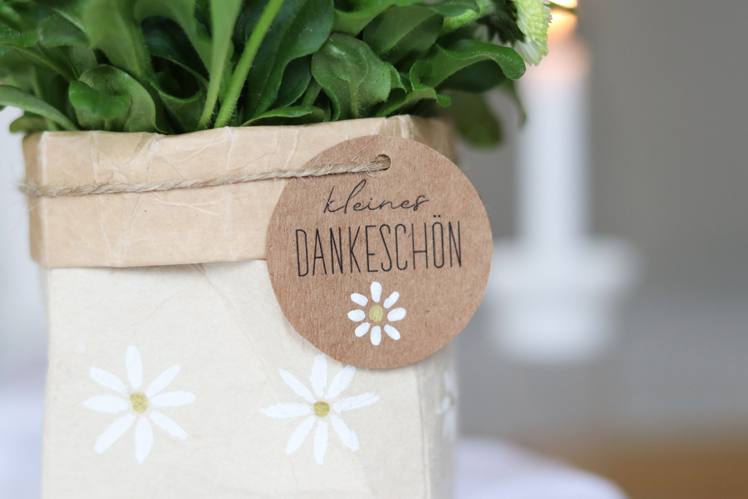 DIY Upcycling Anleitung - Geschenkverpackung aus Milchkarton basteln